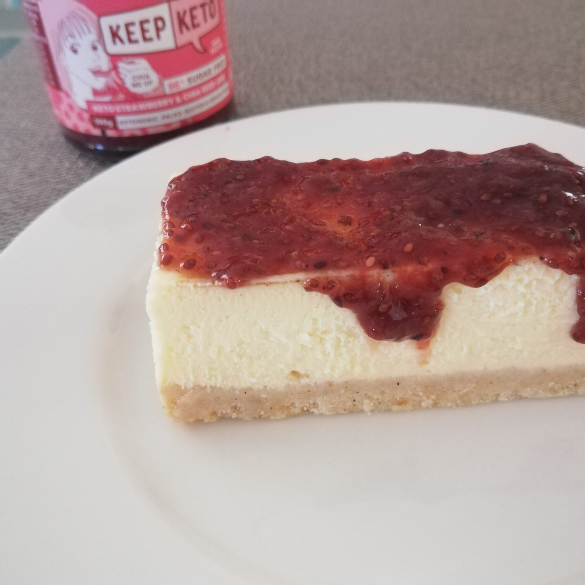 Keto low carb sugar free jelly cheesecake